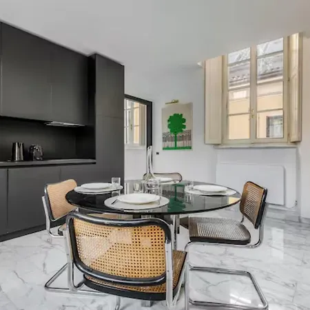 Apartment Milano Suites *